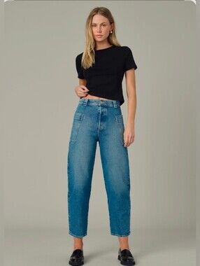 NWT Joe's Jeans The Pheobe Barrel Leg Patch Pocket Jean size 32
